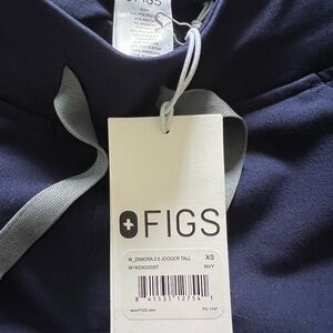 NWT. Women’s scrub pants.